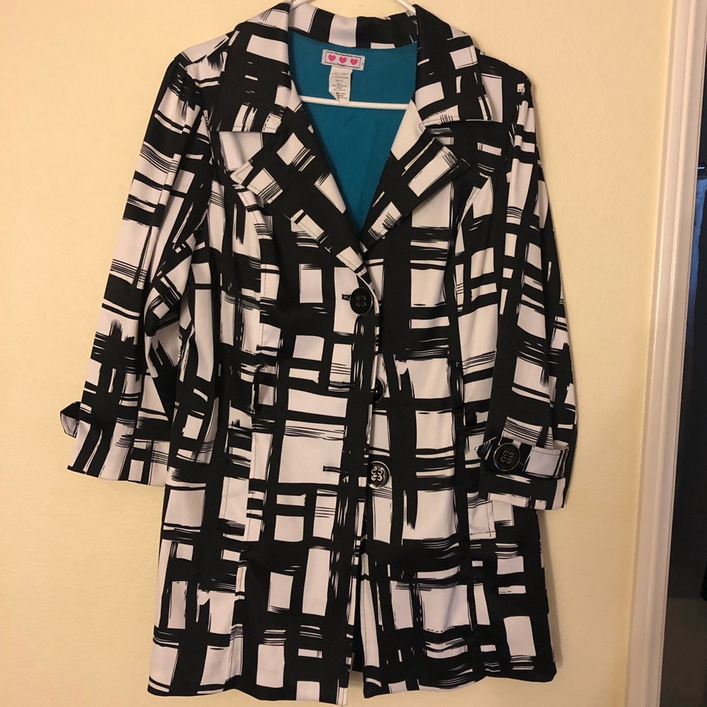 Juniors Black and White XL Blazer